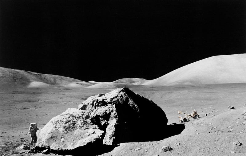 Spaceman Cosmonaut Moon Landing